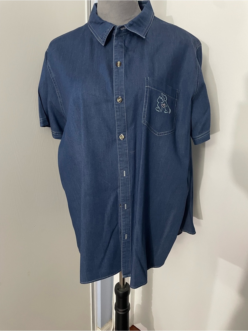 Women’s Navy Casual Short-Sleeve Button-Down Shirt with Pocket Stitch